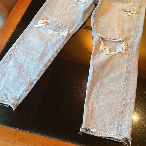 American Eagle Outfitters Aged Blue Traveler Distressed Mom Jeans - Picture 4 of 10